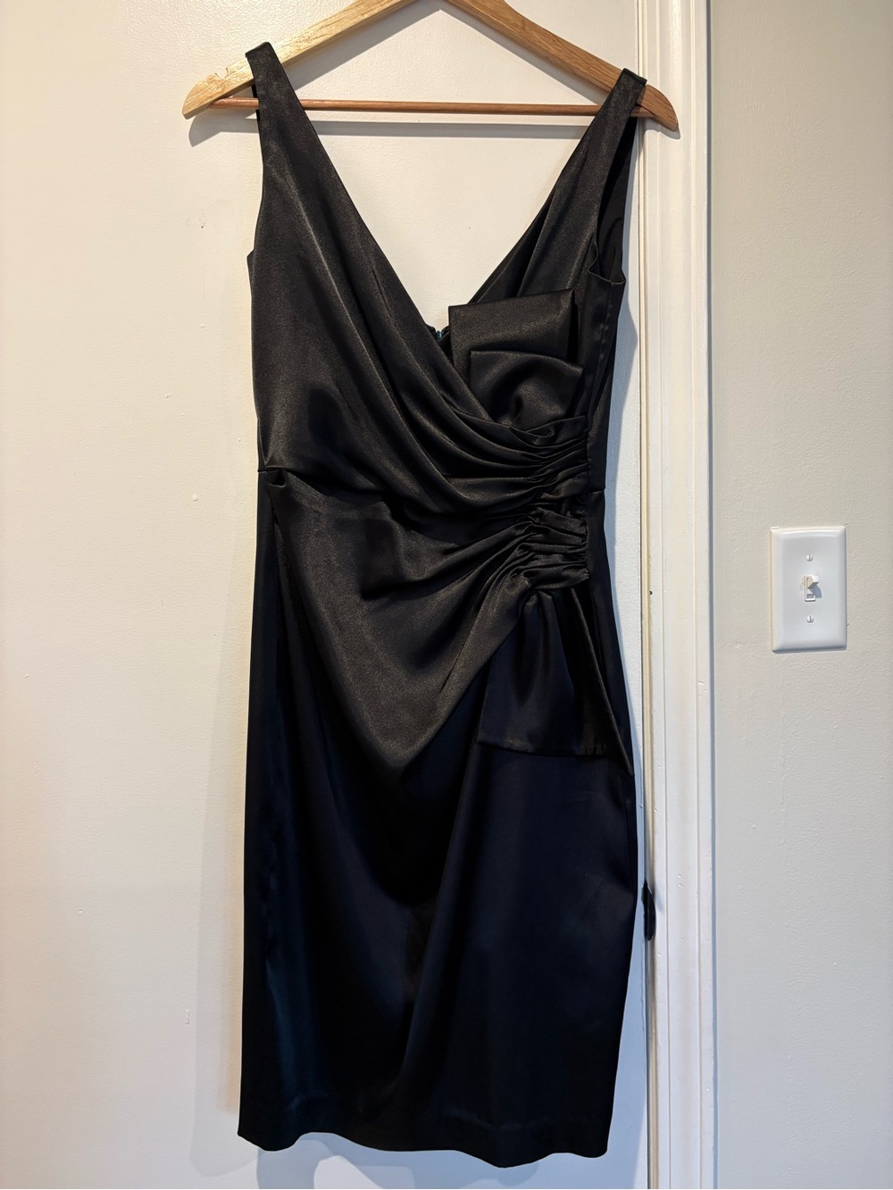 Maggy London Black Satin V-Neck Knee-Length Dress with side Ruched Vertical Bow